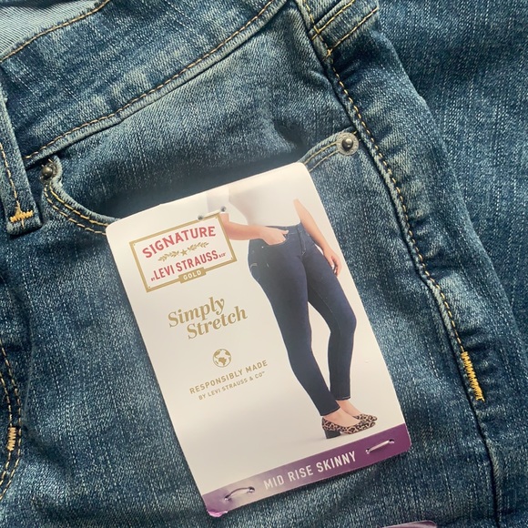 Signature by Levi Strauss & Co. Gold Label Women's Modern Skinny Jeans - Picture 9 of 15